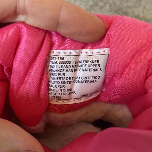 Pink Snow Trekker Boots ❄️ - Picture 7 of 9